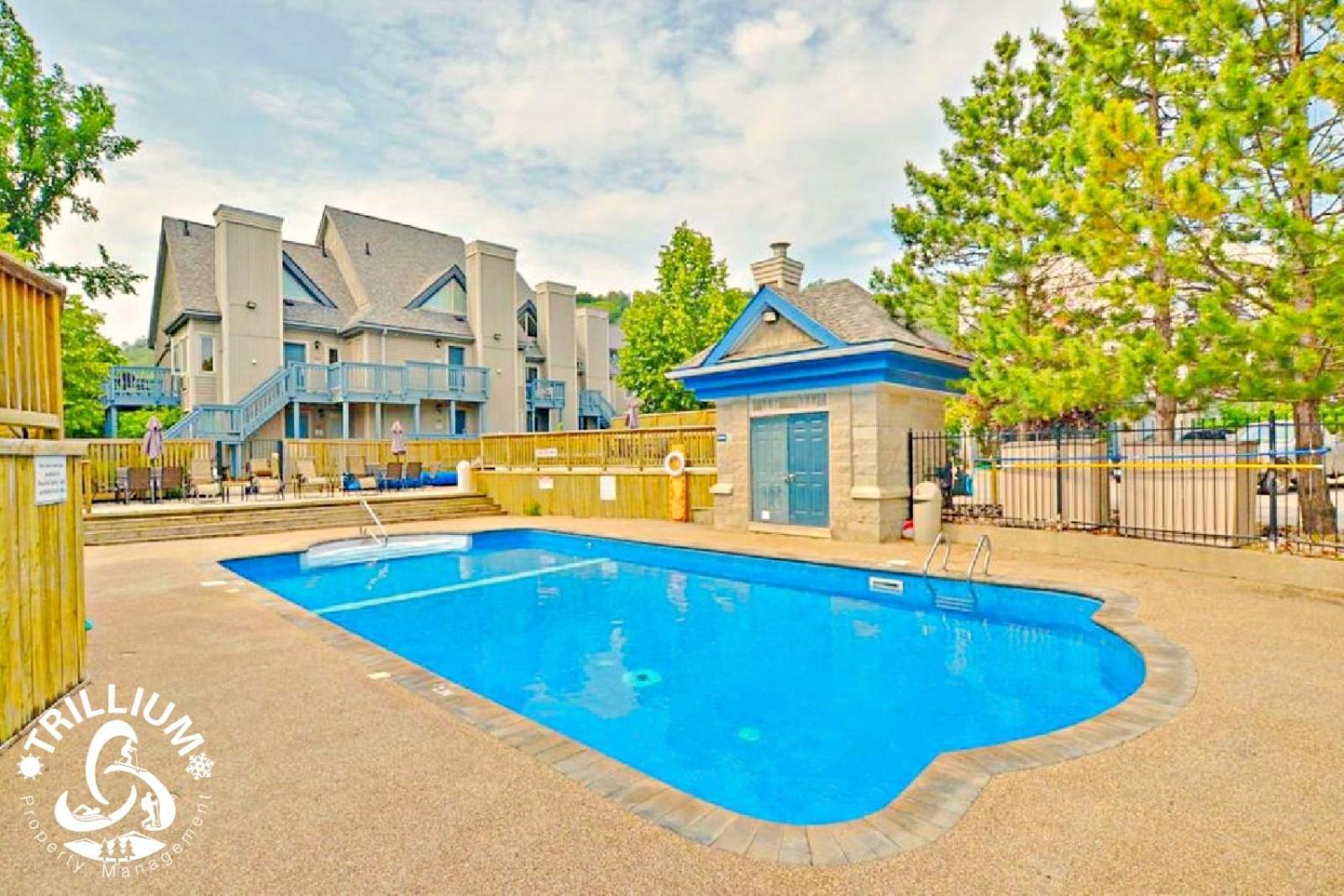 Blue Mountain, Collingwood - Loft Condo, Sleeps 4 Блу-Маунтинс Экстерьер фото